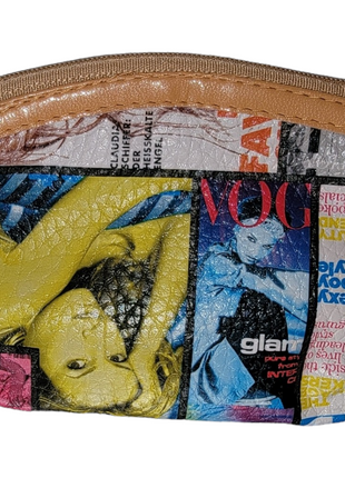 Stylish coin pouch with zipper and key chain